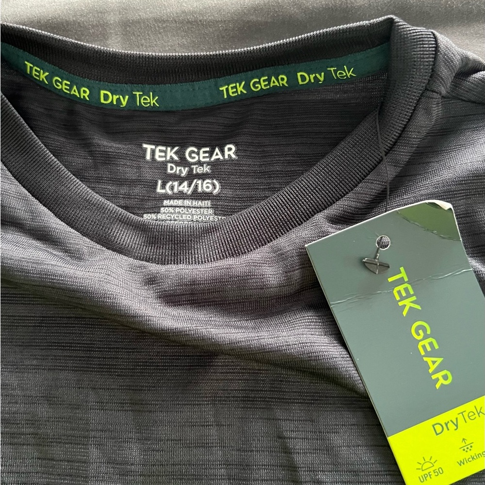 Boys large size 14/16 Tek gear sleeveless shirt
